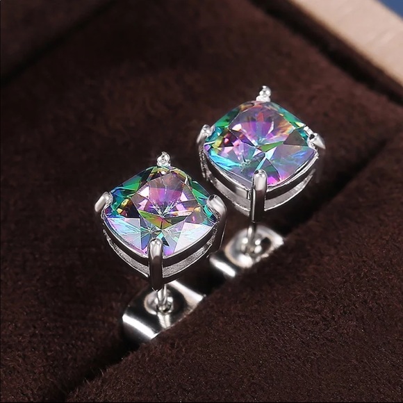 New Unisex Colorful Rainbow Square Stud Earrings - Picture 4 of 6